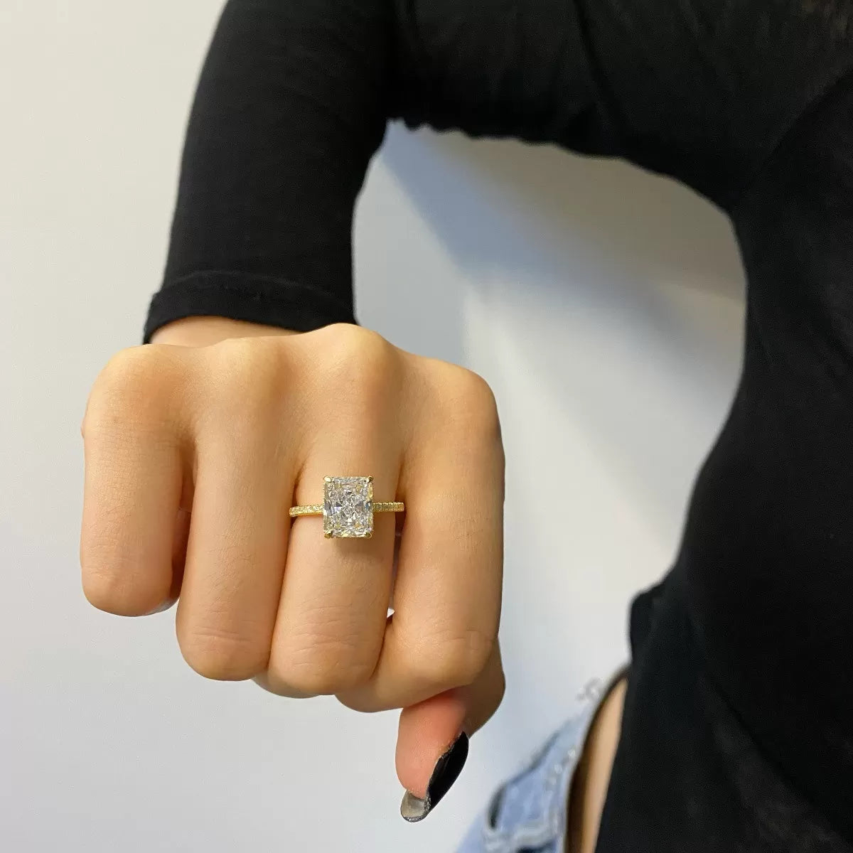 Luxe Radiance Yellow Gold Ring