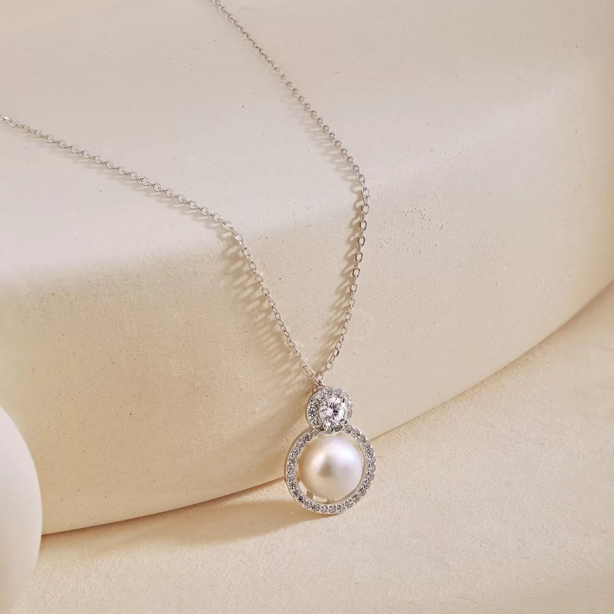 Radiant Pearl Elegance Necklace