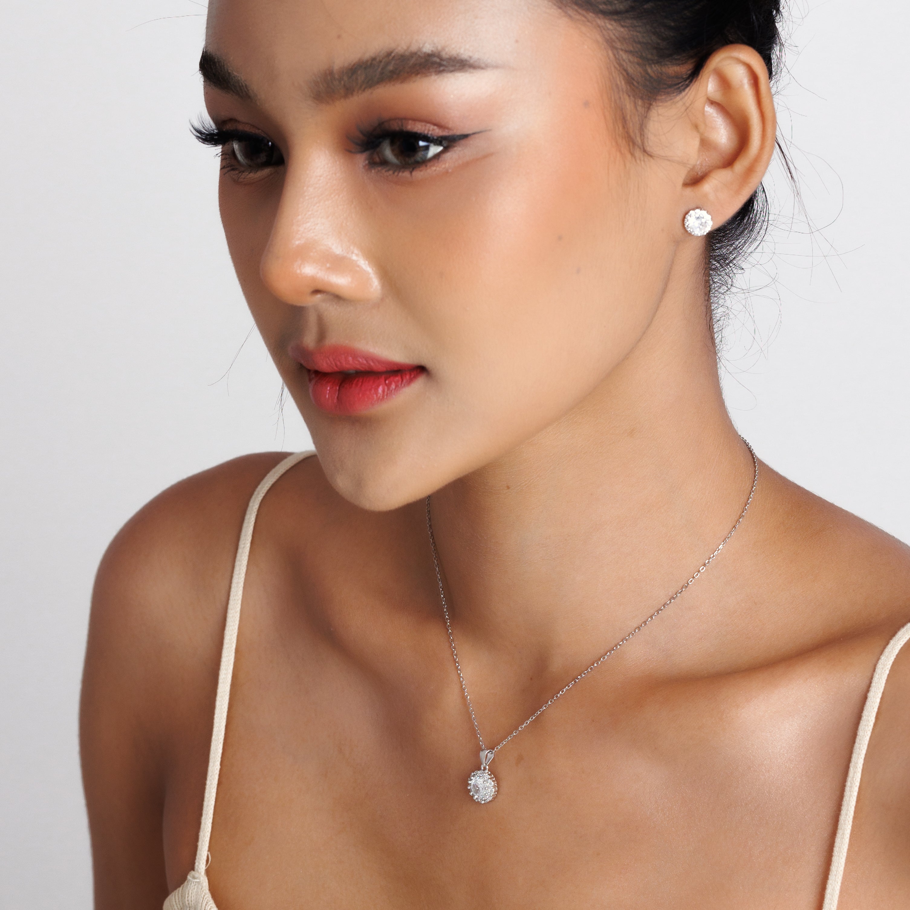 Round Diamond Necklace & Earring Set