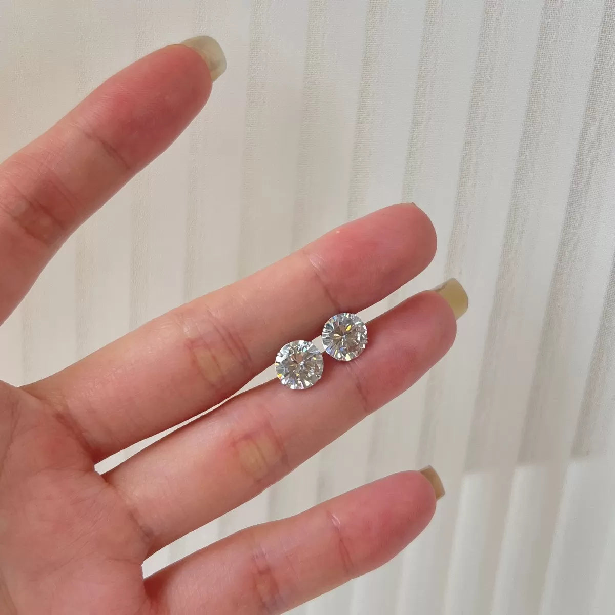Round Cut Diamond Earrings